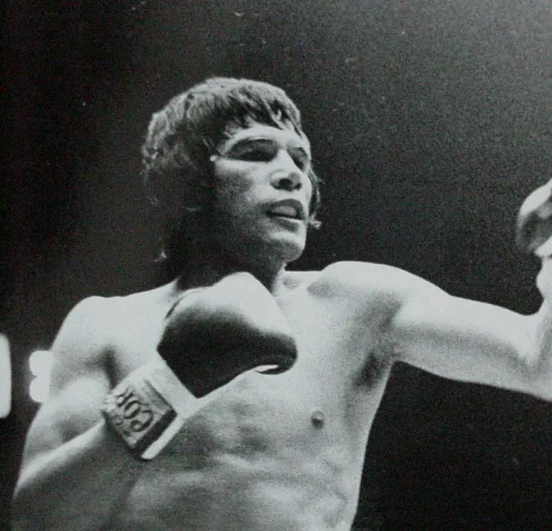 Biografia a Calos Monzón