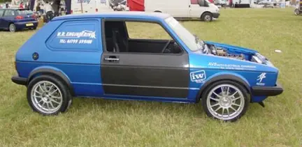 Volkswagen Golf GTI Mk1 con motor de Hayabusa