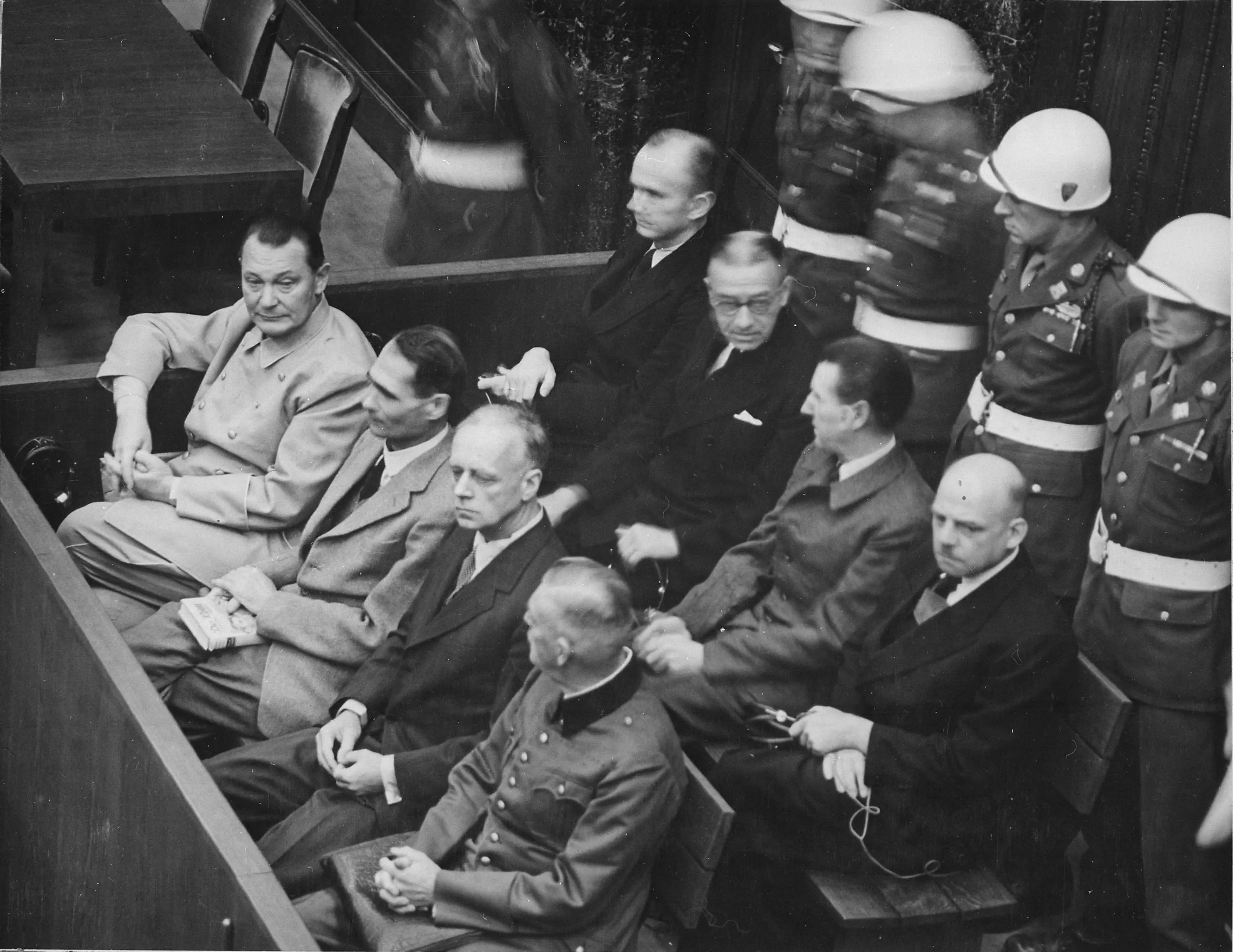 El absurdo de negar el holocausto.