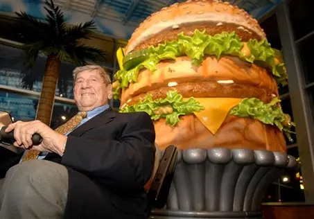 ¿Cumplirá el euro la regla del Big Mac?