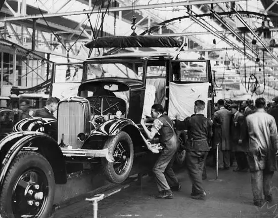 Fabricando autos...