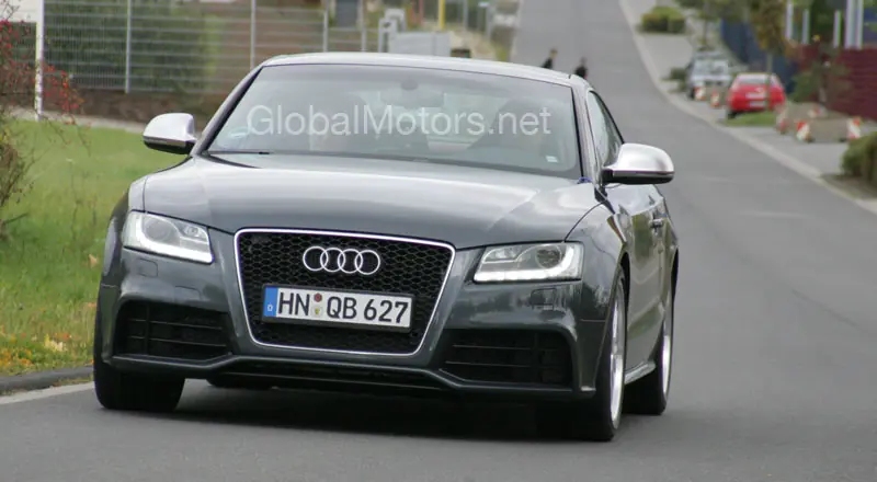 audi rs5 para el año 2010