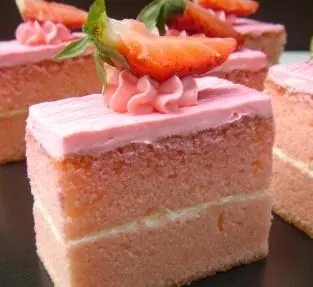 Receta de Tarta de fresa y nata