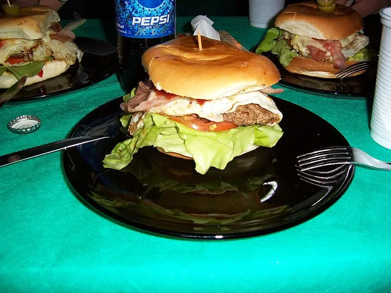 Chivito Uruguayo (Info + imagenes)