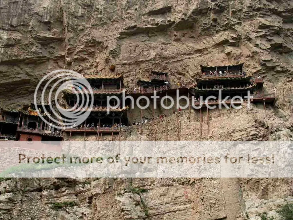 El monasterio suspendido