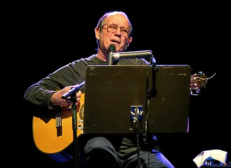 La version buena... EEUU y la version mala.... Chavez?