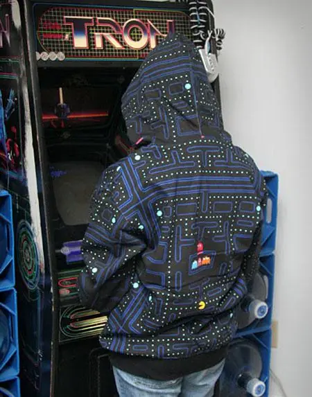 Niñera abandona niño por videojuegos