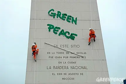 Activistas de Green Peace presos por denunciar contaminacion