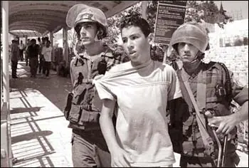 Trato brutal a los niños palestinos