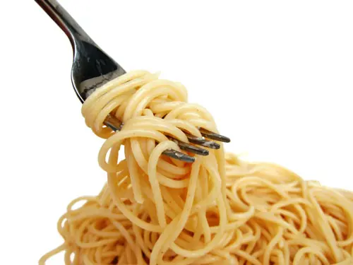 Spaghetti con salsa de atún y brócoli