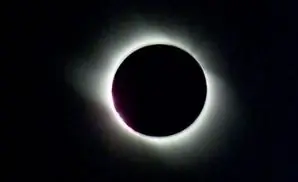 Astrólogos predicen lo peor con el eclipse total