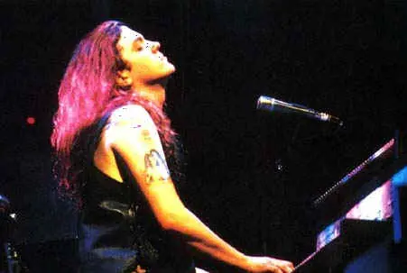 El Tecladista de Guns n´ Roses Apadrina Feria de Chocolate