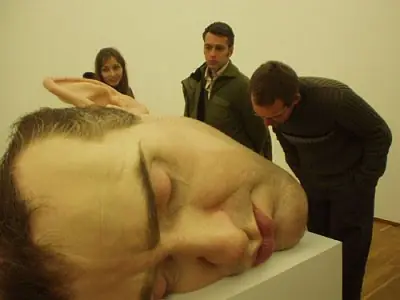 - Esculturas Hiperrealistas -