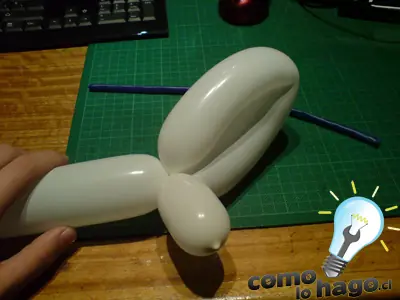 Como hacer un perro salchicha con globos