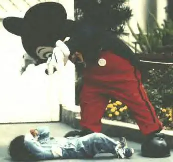 Mickey Mouse nos quiere matar a todos