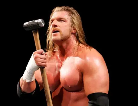triple h le robo elatuendo a shao kahn!!!!!