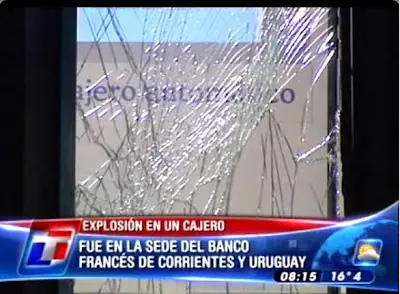 Células revolucionarias atacan al Banco Francés