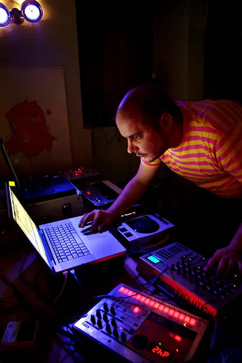 la historia de la musica electronica