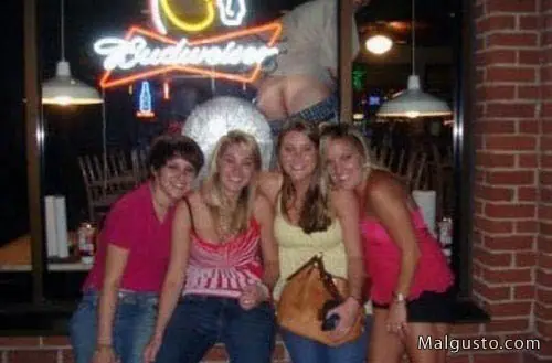 Los arruinafotos....