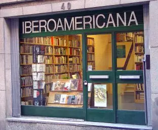 Compro en un tren y me roban en una libreria