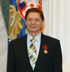 Quien es Eduard Gil?