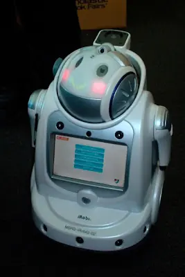 Irobi ! Robot que va a educar en el futuro a nuestros hijos