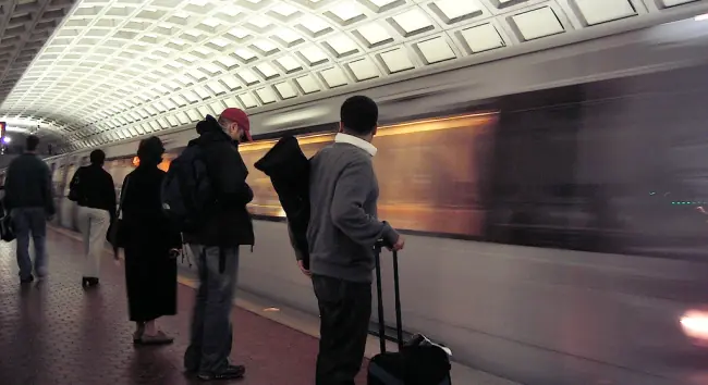 un metro adaptado a las prisas..Para reflexionar