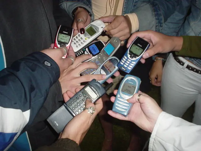 SMS en exceso afecta a los jóvenes