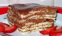 Torta húmeda con galletas de vainilla