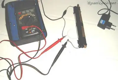 Cargador de pilas casero