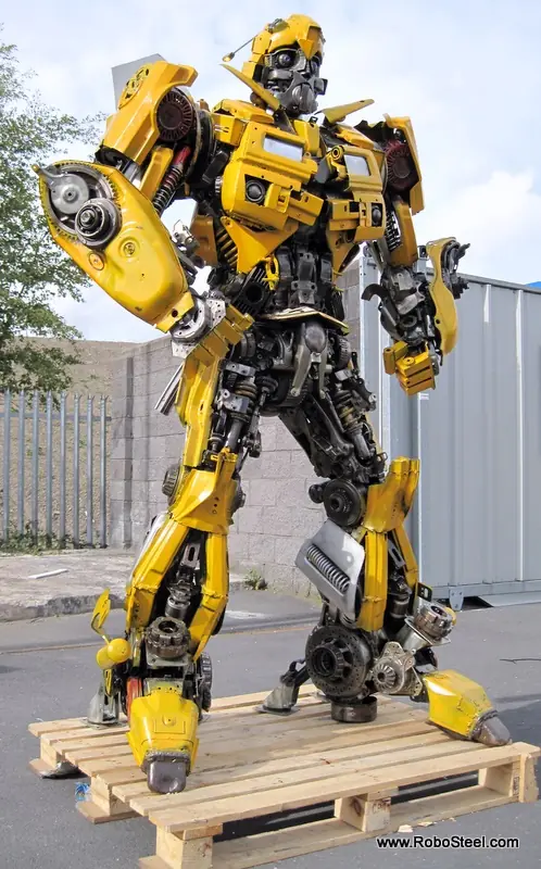 Bumblebee construido con partes reales de un Camaro