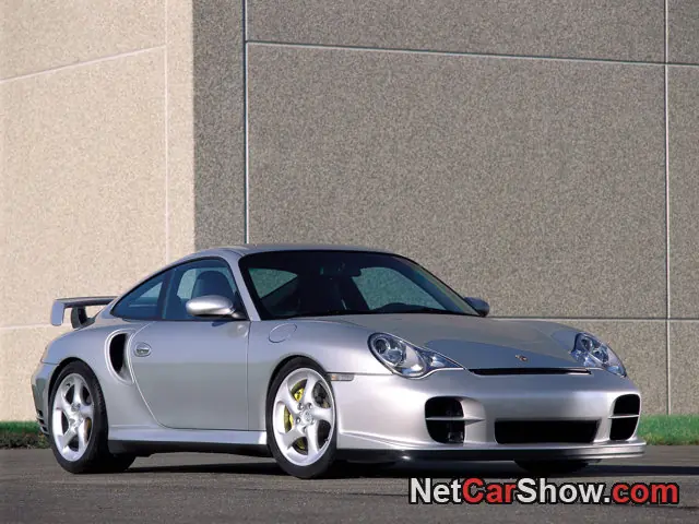 Porsche 911 GT2 (compilado de imagenes)