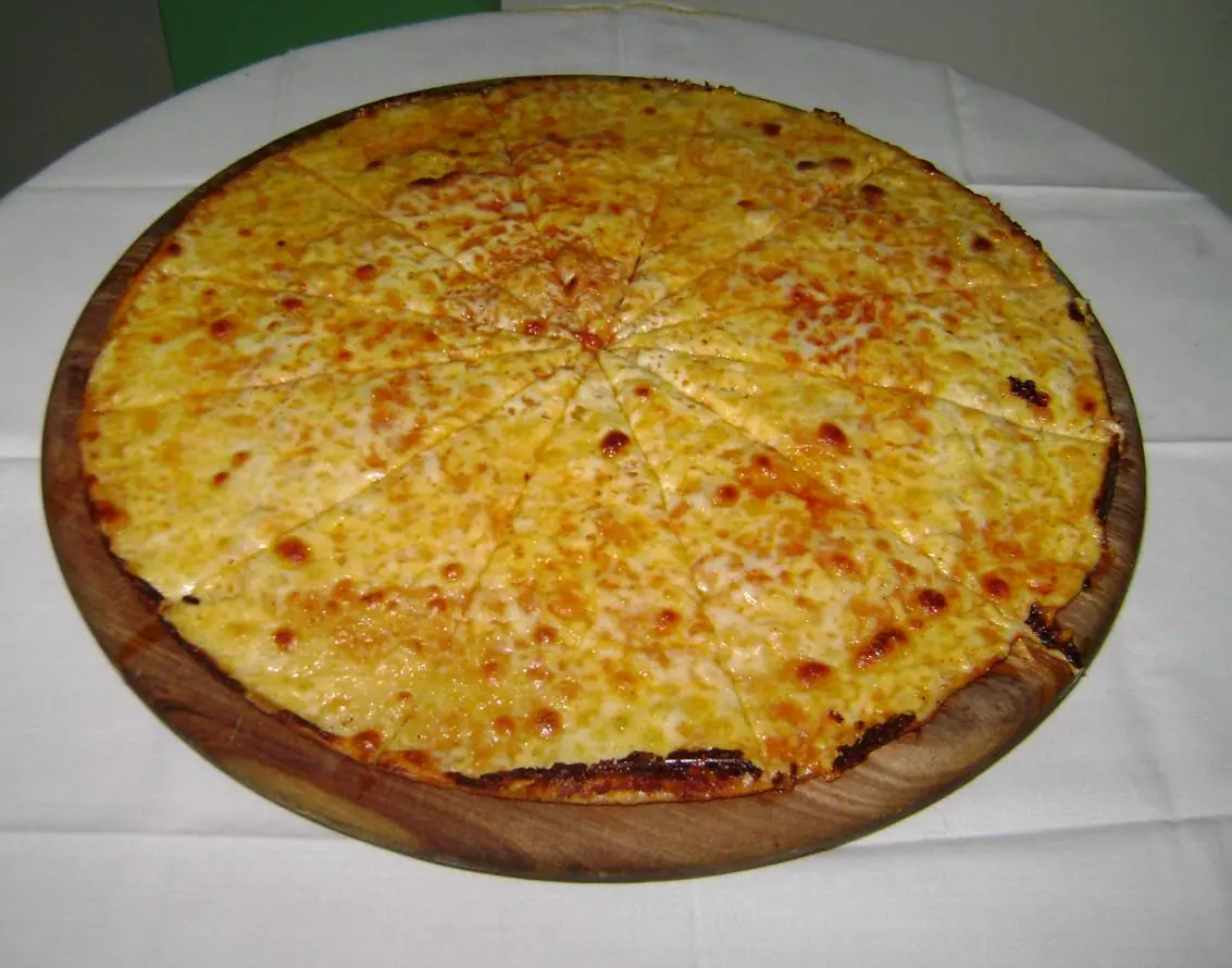 Pizza 4 Quesos , muy Fácil.
