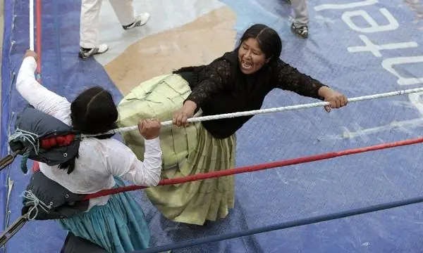 100% Cholitas luchadoras...