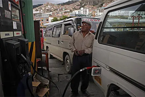 Bolivia sube entre el 57% y el 82% el precio del combustible