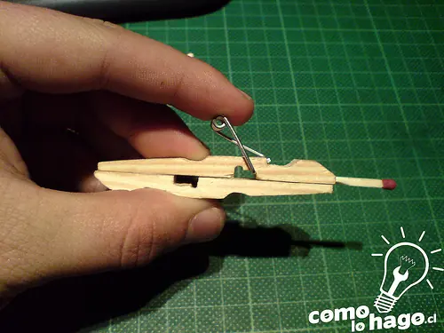 como hacer un pistola lanza fosforos