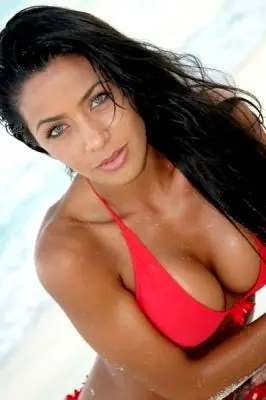 ¿Mas Tetas?...¿Menos Cerebro?