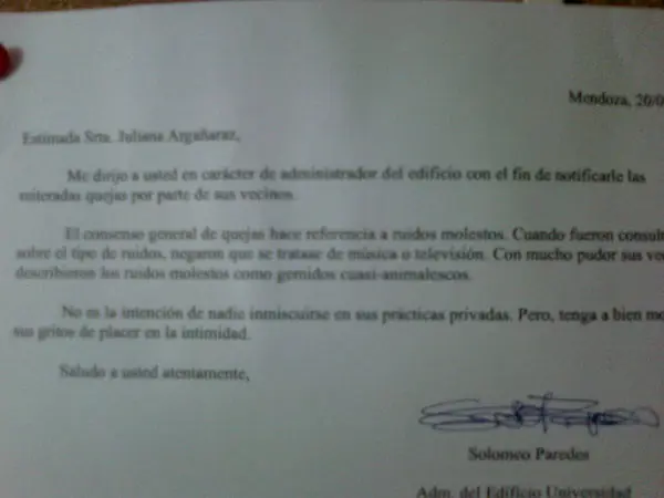 Gemía mucho y el consorcio le mandó esta nota...