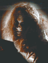 El hombre del traje negro...