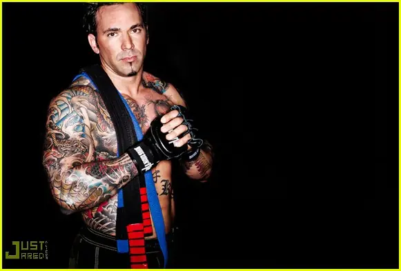 Ex Power Ranger desafía a Jean Claude Van Damme