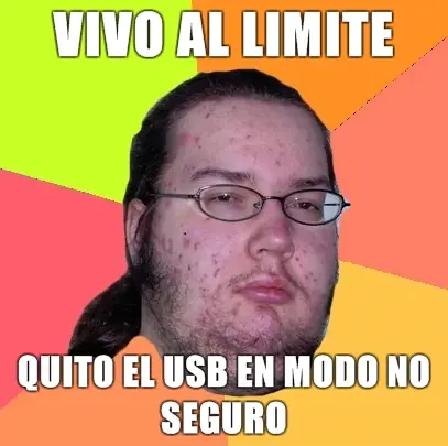 Entrevista al gordo granudo adicto al WOW (Butthurt Dweller)