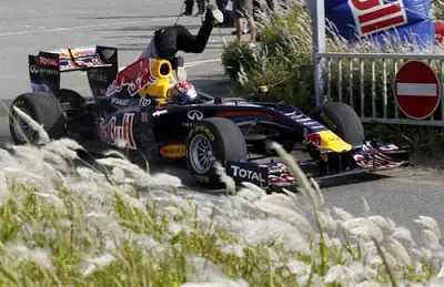Red Bull investiga el 'atropello' de Buemi al comisario