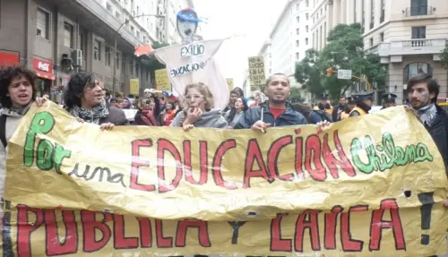 Chilenos protestan en Argentina