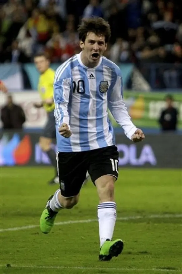 Chicharrito mejor qe messi?