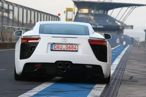 Decime si no te quedaste con la boca abierta. Lexus LF-A