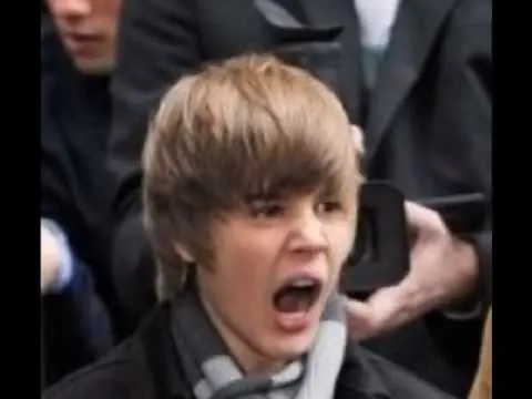 Justin Bieber Se Golpeo los huevos