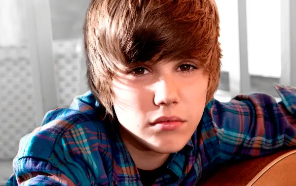 Confirmado por Google: Justin Bieber es mujer!!!