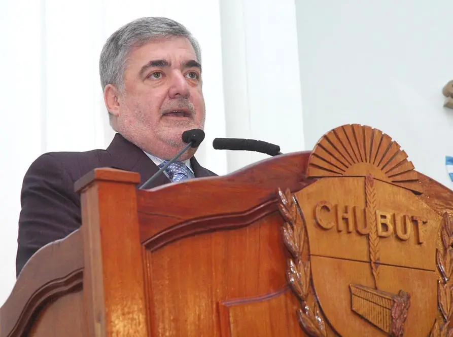 Das Neves enfrentará a Kirchner en la interna del Pj