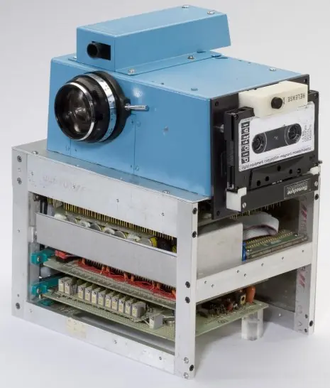 La primera cámara digital de la historia (1975)