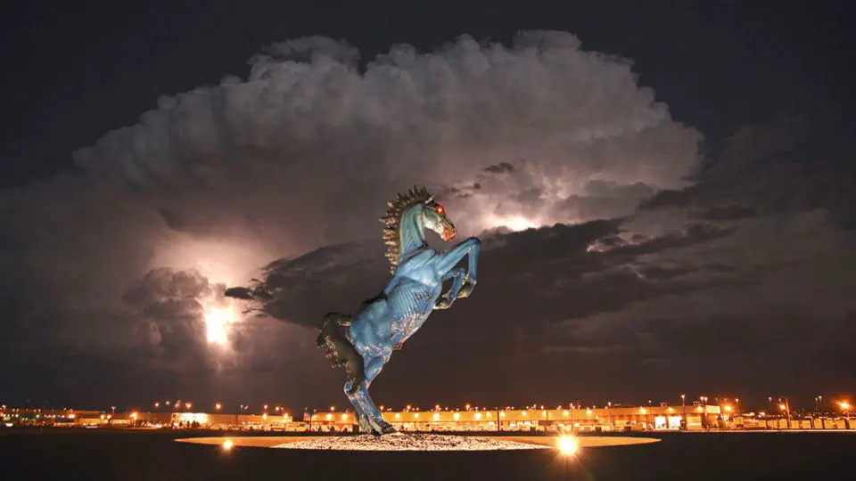 Misterio en Aeropuerto de Denver, Obama, Cometa Elenin.